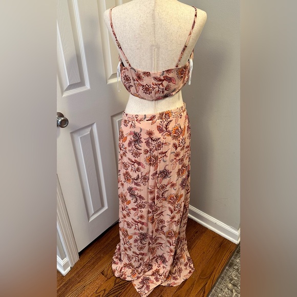 MINKPINK Lola Maxi Skirt & Tie Top Set - Picture 4 of 9